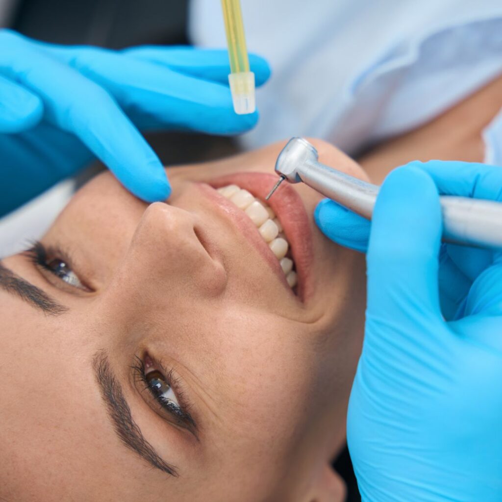 Tratar la gingivitis antes de que se convierta en periodontitis